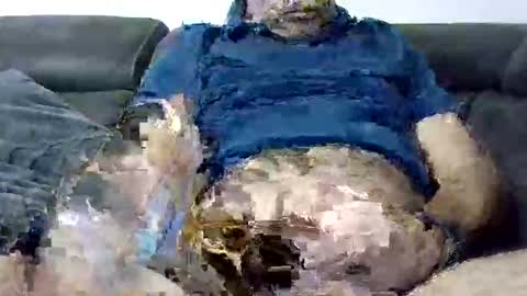 Snapshot of manuv chatting on 12/04/25, 12:42 manuv online show from 12/04/25, 12:42