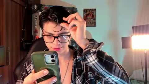 Snapshot of mar_alexis chatting on 09/30/25, 02:11 mar_alexis online show from 09/30/25, 02:11