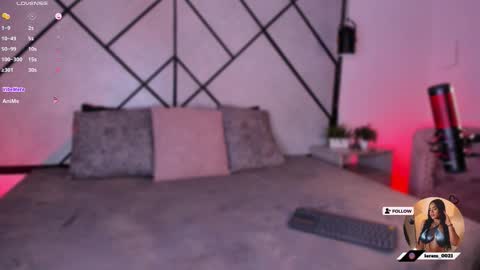 Snapshot of mara_martinez chatting on 09/17/25, 04:47 online show from 09/17/25, 04:47