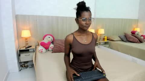 Mara Sinclair online show from 06/08/26, 07:14