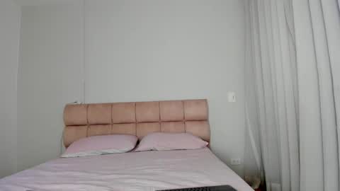 mara modelo independiente online show from 04/25/26, 11:24