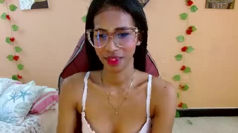 Snapshot of mara_summer chatting on 04/24/26, 01:24 Mara 3 online show from 04/24/26, 01:24
