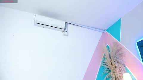 mara_winters_ online show from 12/21/25, 12:01