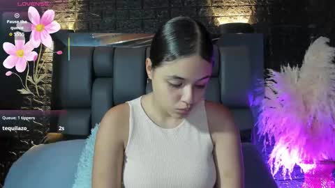 maraa_rivera online show from 12/20/25, 07:21