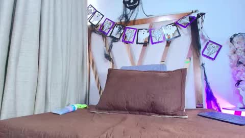 Snapshot of maraa_x chatting on 10/14/25, 08:20 maraa_x online show from 10/14/25, 08:20