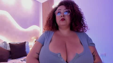 Snapshot of maraasweet chatting on 05/05/26, 02:08 Mrs. Sweet online show from 05/05/26, 02:08