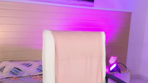 Hi im Mara  online show from 04/18/26, 07:58