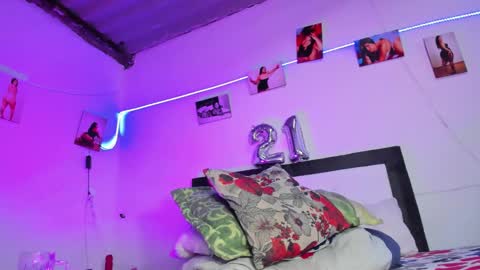 maralinette22 online show from 12/27/24, 01:53