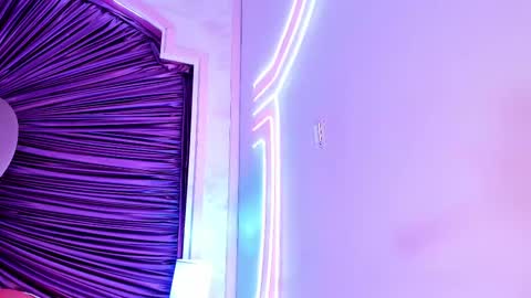 maralinette22 online show from 10/09/25, 11:30