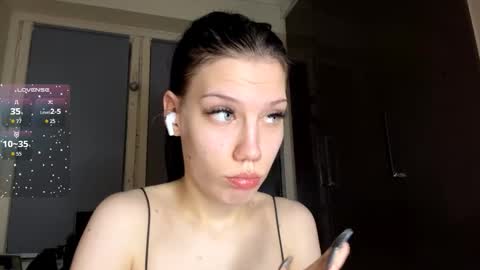 Snapshot of marandawerling chatting on 09/19/25, 08:20 Elizaveta online show from 09/19/25, 08:20