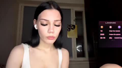 Snapshot of marandawerling chatting on 10/18/25, 05:25 Elizaveta online show from 10/18/25, 05:25