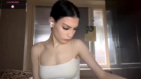 Snapshot of marandawerling chatting on 10/27/25, 06:17 Elizaveta online show from 10/27/25, 06:17