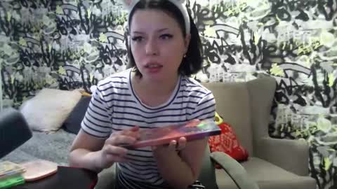 marble_kitten online show from 12/23/25, 10:24