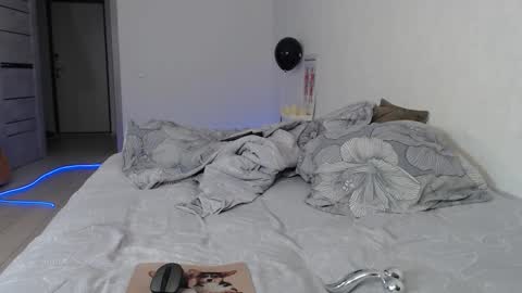 Snapshot of marc105100 chatting on 11/14/25, 05:39 alex marvelxx online show from 11/14/25, 05:39