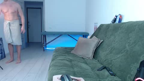 Snapshot of marc105100 chatting on 11/15/25, 07:10 alex marvelxx online show from 11/15/25, 07:10