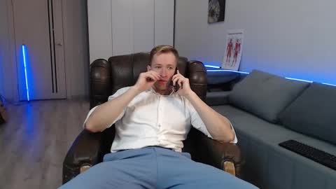 Snapshot of marc105100 chatting on 12/03/25, 06:21 alex marvelxx online show from 12/03/25, 06:21