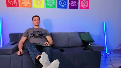 Snapshot of marc105100 chatting on 12/16/25, 07:13 alex marvelxx online show from 12/16/25, 07:13