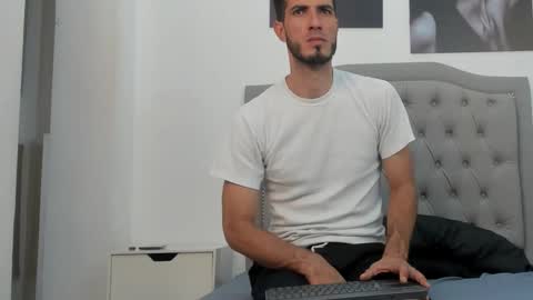 Marc Ruffalo online show from 02/08/26, 07:28