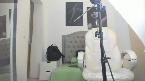 Marc Ruffalo online show from 04/05/26, 03:09