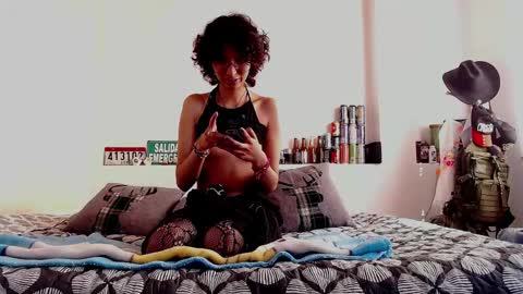 marce_and_luis online show from 04/22/26, 01:12