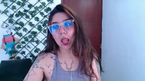 Snapshot of marce_bunny chatting on 04/30/26, 06:03 Marcela online show from 04/30/26, 06:03