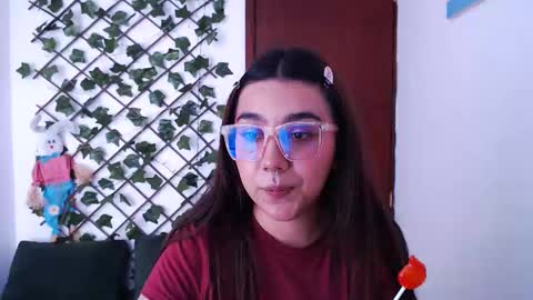 Snapshot of marce_bunny chatting on 05/20/26, 04:46 Marcela online show from 05/20/26, 04:46