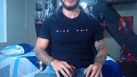 Snapshot of marcel_craw0796 chatting on 12/18/25, 12:33 MARCEL online show from 12/18/25, 12:33