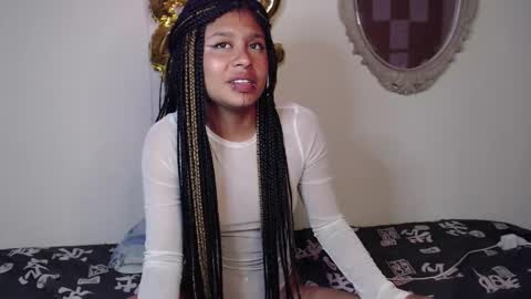 Snapshot of marceline_abadeer00 chatting on 12/17/24, 04:01 Michell Dayan online show from 12/17/24, 04:01