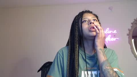 Snapshot of marceline_abadeer00 chatting on 01/14/25, 04:15 Michell Dayan online show from 01/14/25, 04:15