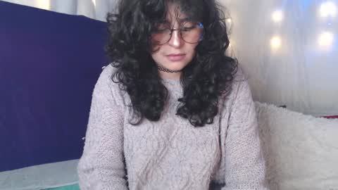 Snapshot of marceline_uu chatting on 12/22/24, 03:55 M A R C I online show from 12/22/24, 03:55