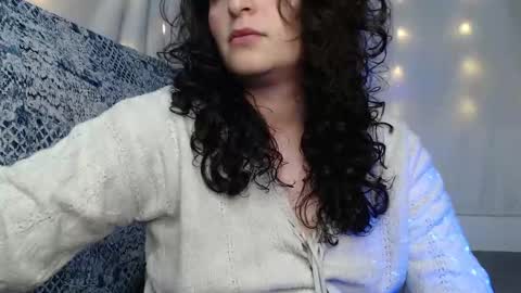 Snapshot of marceline_uu chatting on 01/05/25, 09:47 M A R C I online show from 01/05/25, 09:47