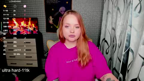 Snapshot of marcelinepeach chatting on 05/29/26, 11:14 Sara online show from 05/29/26, 11:14