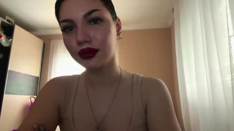 Julia online show from 04/22/26, 07:33