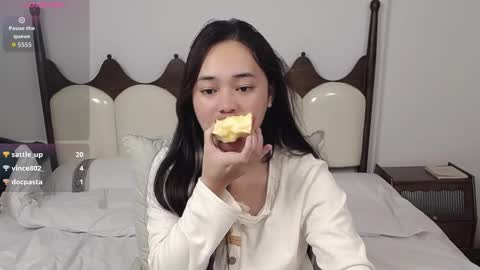 Lena online show from 12/17/25, 09:54