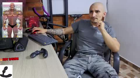 Marck  Independent model  online show from 04/19/26, 04:01