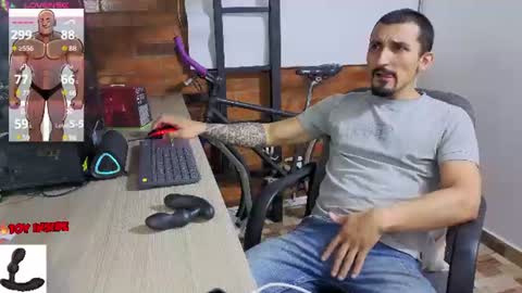 Snapshot of marckmuscle chatting on 07/05/26, 01:23 Marck Independent model online show from 07/05/26, 01:23