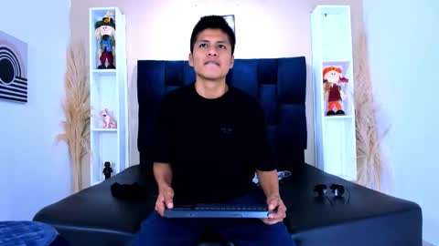 marcus hans online show from 10/21/25, 12:06