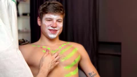 Snapshot of marcus_paradise chatting on 10/31/25, 11:11 marcus_paradise online show from 10/31/25, 11:11