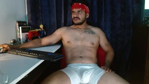 Snapshot of marcus_phoenix chatting on 11/18/25, 12:05 Marcus online show from 11/18/25, 12:05