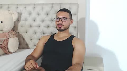 Snapshot of marcusblade__ chatting on 09/16/25, 07:04 MARCUS online show from 09/16/25, 07:04