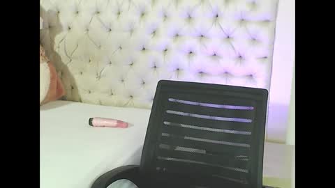 Snapshot of marcusblade__ chatting on 10/06/25, 09:45 MARCUS online show from 10/06/25, 09:45