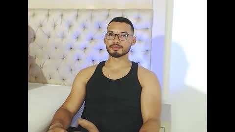 Snapshot of marcusblade__ chatting on 10/28/25, 02:26 MARCUS online show from 10/28/25, 02:26