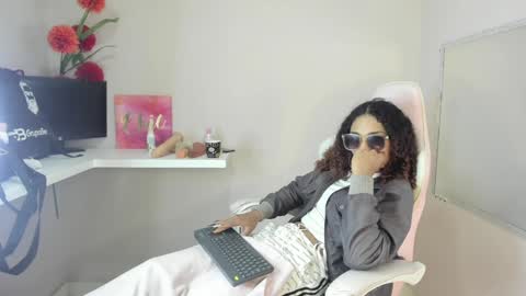 marfilastrom online show from 01/15/25, 10:17