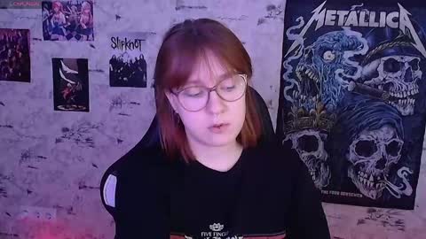 Snapshot of margaret_red chatting on 05/13/26, 12:24 Margaret online show from 05/13/26, 12:24