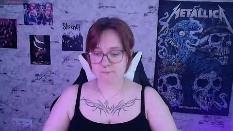 Snapshot of margaret_red chatting on 05/21/26, 03:19 Margaret online show from 05/21/26, 03:19
