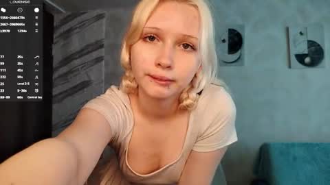 Snapshot of margaretasey chatting on 06/18/26, 12:11 Margaret online show from 06/18/26, 12:11