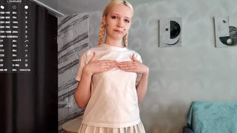 Snapshot of margaretasey chatting on 06/25/26, 01:49 Margaret online show from 06/25/26, 01:49