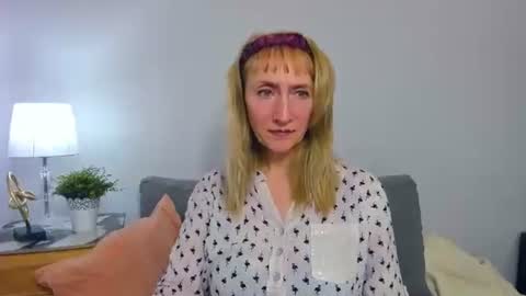 Snapshot of margaretmature chatting on 03/10/25, 04:35 margaretmature online show from 03/10/25, 04:35