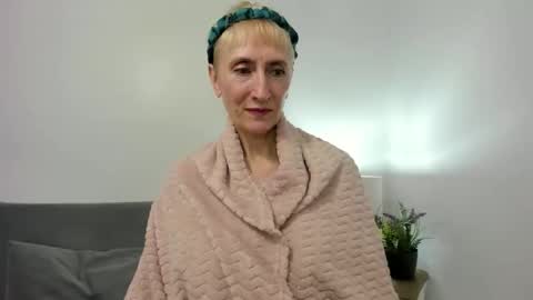Snapshot of margaretmature chatting on 10/14/25, 03:46 margaretmature online show from 10/14/25, 03:46