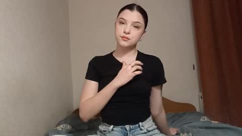 Snapshot of margarettavuolo chatting on 02/09/26, 04:44 Mia online show from 02/09/26, 04:44